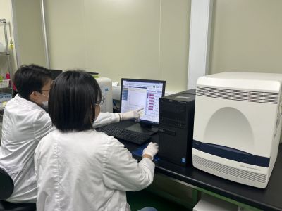 전라남도보건환경연구원은 겨울철 노로바이러스에 의한 식중독 발생이 높아지는 시기에 맞춰 도내 유통 중인 굴과 식품 제조 가공업체, 학교 집단급식소, 일반음식점 등 25개 시설의 지하수를 검사한다. 전남도 제공