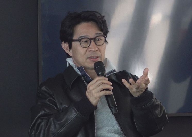 21일(현지시간) 프랑스 남부 르 카스텔레 지역에 위치한 폴 리카르 서킷에서 제네시스 임원진이 국내 취재진과 인터뷰를 가졌다. 인터뷰에 참여한 송민규 제네시스사업본부장(부사장). 제네시스 제공