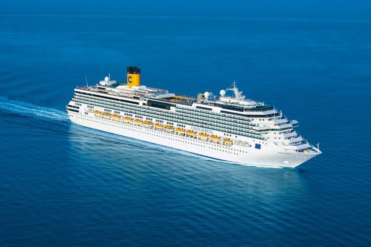 모두투어가 운영하는 전세선 '코스타 세레나(Costa Serena)'호