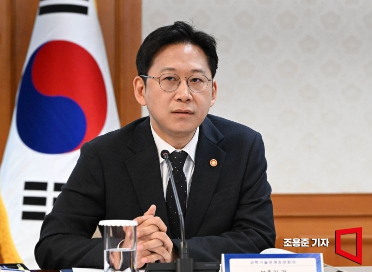 [단독]CES가는 배경훈 과기부총리‥AI 대전환에 방점