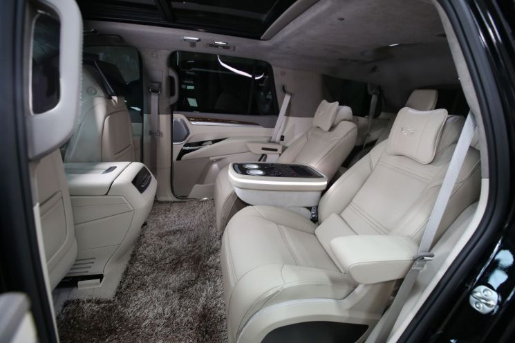LM Unveils Escalade Limousine Conversion Package: VIP Design with Enhanced Interior Space and Luxury