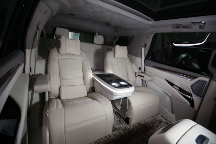 LM Unveils Escalade Limousine Conversion Package: VIP Design with Enhanced Interior Space and Luxury
