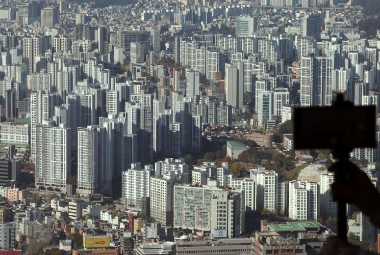 남산에서 바라본 서울시내 아파트 단지. 연합뉴스