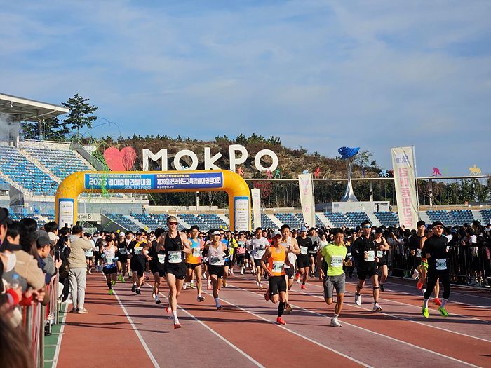 목포시, '2025 김대중마라톤 대회' 성황