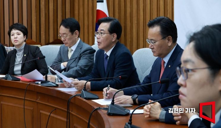 [포토] 송언석 "국민연금 환율방어 동원…정부실책 국민 노후에 떠넘겨"