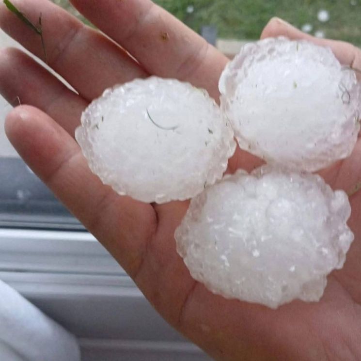 Baseball-Sized Hail Strikes Suddenly in Brazil: 152 Hospitalized and Schools Closed