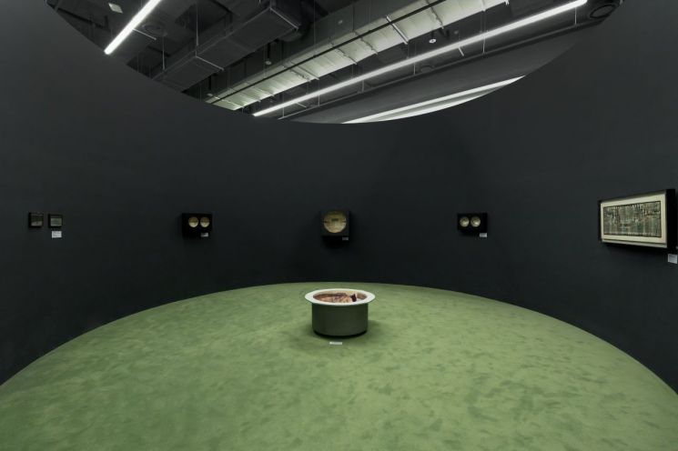 특별전 '사진이 할 수 있는 모든 것' 전시관 내부 전경. 서울시립 사진미술관 제공