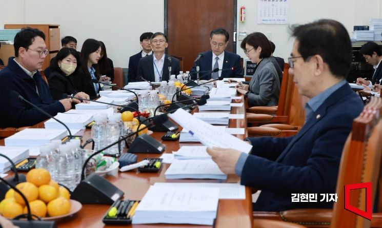 [조세 돋보기]조세소위도 소(小)소위…쟁점법안 2차전