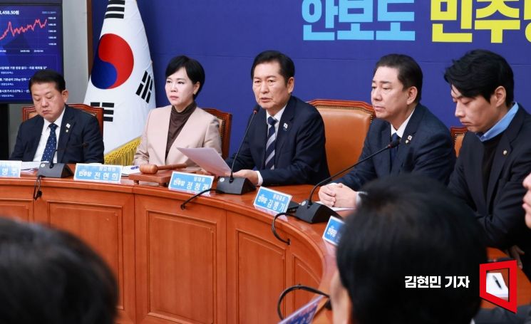 [포토] 정청래 "내일 추경호 체포안 표결…지시 따른 국힘 모두 공범"