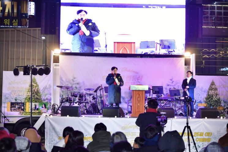 김병수 김포시장 "성탄 트리 빛이 시민 마음 환히 비추길"