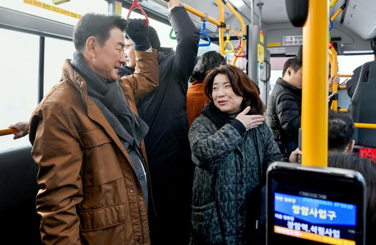 의정부시, 57-1번 출근길 버스 이용 개선 현장 점검…"시민 불편 해소 확인" 