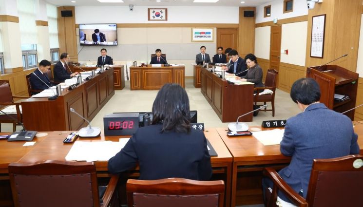 강원도의회 교육위, 2026년도 교육청 본예산 798억원 감액