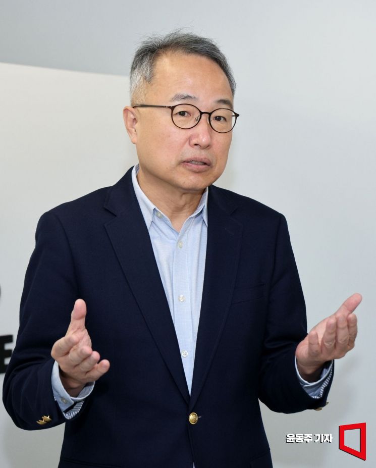 "한국, 주 52시간 고집하다간 경쟁력 잃고 뒤처진다"…경고 날린 AI업계 