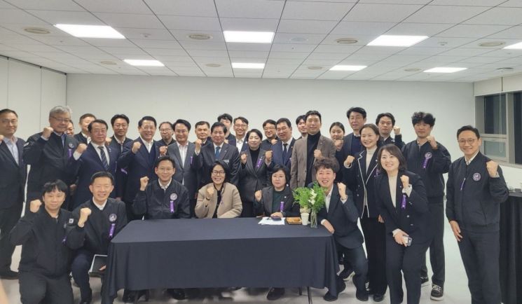 누리호 4차 발사 성공 … 박완수 지사 "경남 기술력 세계에 알려"