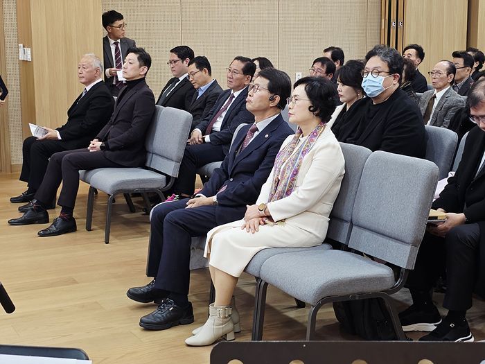 조생구 원장과 부인 최영례 권사. 정승현 기자