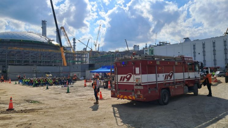 S-OIL Shahin Project PKG1 Construction Site in Hagnam-ri, Onsan-eup, Ulju-gun. Photo by Yonhap News.