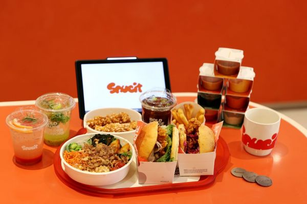 "1만원대 치킨 런치"…교촌, '34년 소스' 경쟁력 앞세워 점심시장 진출 