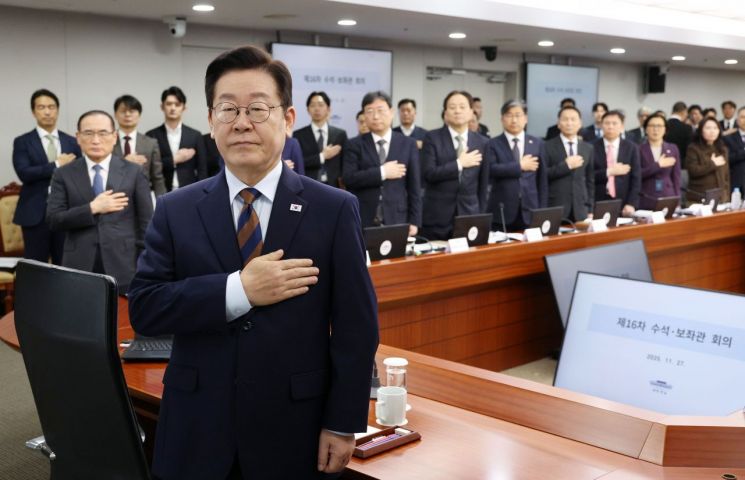 李대통령 "대외 정책 세울 때, 재외 동포 직접 참여 방안 고민해달라"