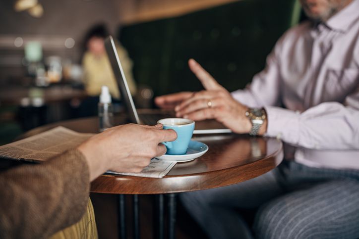 프랑스 전직 고위 공무원이 채용 면접에서 여성 지원자 200여명에게 이뇨제 섞은 음료를 건넨 사실이 드러났다. 사진은 기사 이해를 돕기 위한 이미지로 본문과 무관. 게티이미지뱅크