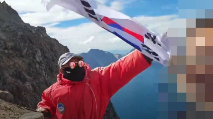 "맞지?" 카톡까지 탈탈 털렸다…중국 공항에서 입국 거부 당한 韓 유튜버