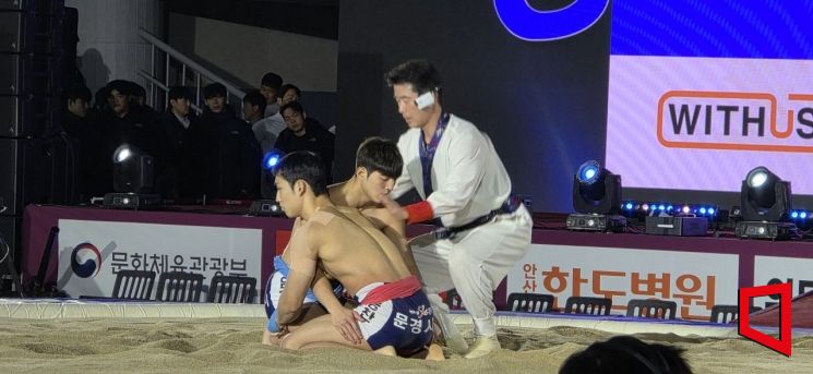 태백장사 결정전이 열리고 있다.