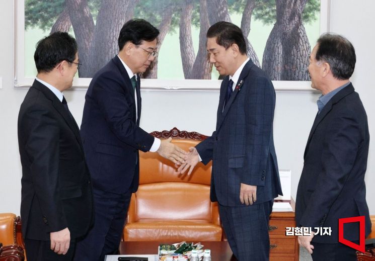 [포토] 여야 원내대표 회동, 내년도 예산 막판 조율