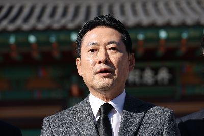 국민의힘 장동혁 대표가 28일 대구 동구 국립신암선열공원을 찾아 참배한 뒤 발언하고 있다. 연합뉴스