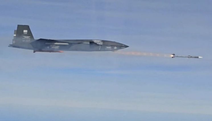 튀르키예, '세계 최초' 드론 공중공격 성공…새 드론 강국 떠오르나