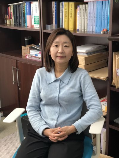 "계엄 불안증에 수시로 뉴스 확인"…다시 만난 그날의 시민들[12·3 비상계엄 1년]