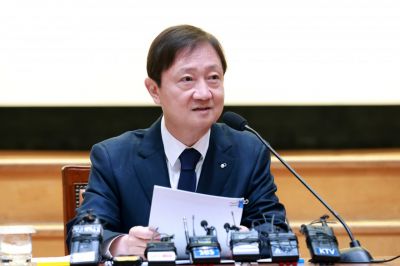 이찬진 금융감독원장이 1일 서울 여의도 금감원 본원에서 개최된 취임 첫 기자간담회에서 발언하고 있다. 금감원