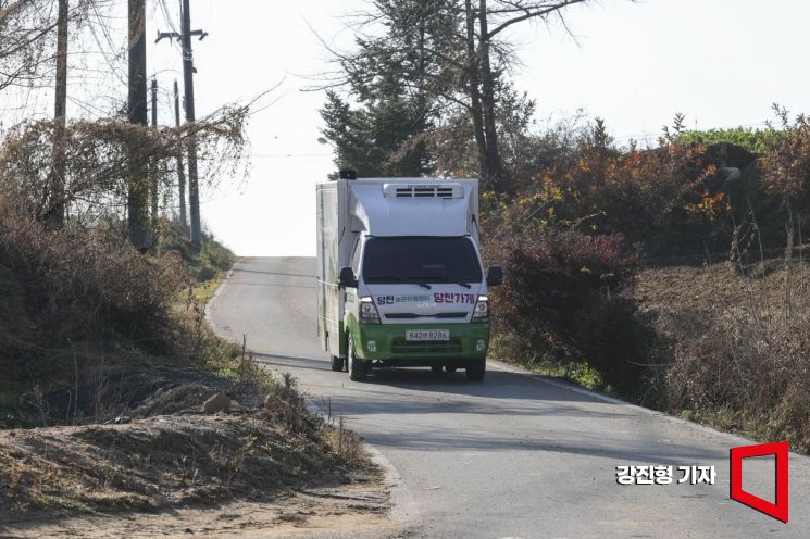 "창고에 쟁여놔야 마음이 편해요"…목숨 건 장보기 해결하는 이동식 마트[식품사막] ③