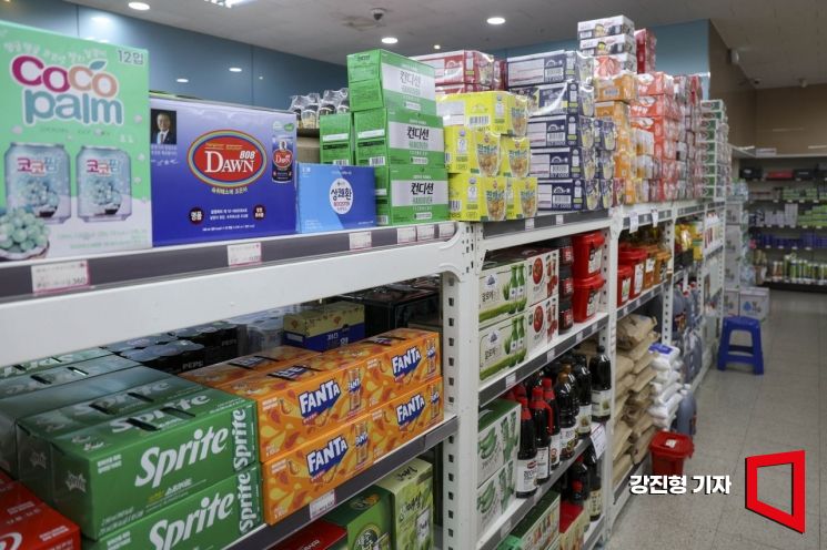 "새벽배송은 사치, 배달이라도 됐으면"…젊은 사람 떠나자 냉장고가 '텅' 비었다 [식품사막]②