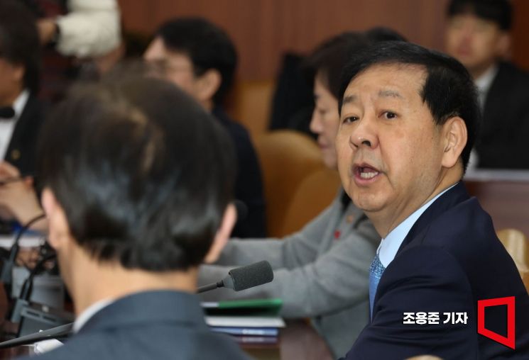 구윤철 "치킨 조리 전 중량표시 의무화…설탕·커피 등 할당관세 연장"