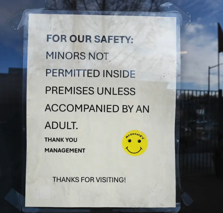 "오후 2~4시 10대들은 출입 금지"…특단의 조치 내린 맥도날드, 왜? 