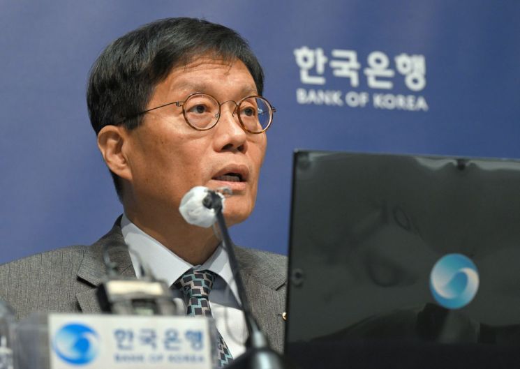 이창용 한국은행 총재가 27일 서울 중구 한국은행에서 열린 기자간담회에서 발언하고 있다. 2025.11.27 [공동취재] 연합뉴스