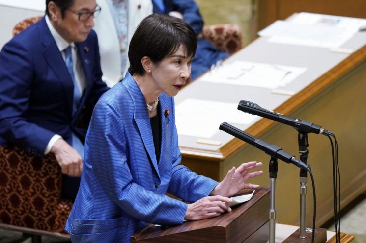 총리가 되기 전부터 사회관계망서비스(SNS)를 잘 활용하는 보수 논객이었던 다카이치 총리는 취임 이후에도 SNS 등을 통해 개인적 생각 등을 활발히 전하고 있다. AFP연합뉴스