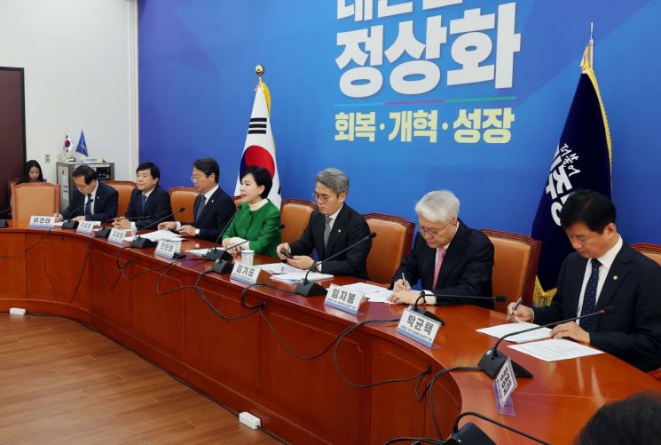 사법행정 개혁안 최종안 공개한 與 "내일 발의…연내 처리"