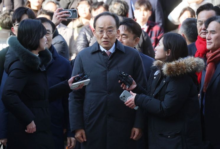 내란특검, '내란 중요임무 혐의' 추경호 불구속기소