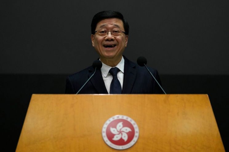 "슬픔·분노를 개혁의 힘으로 전환"…홍콩, 아파트 화재 조사 독립위 구성