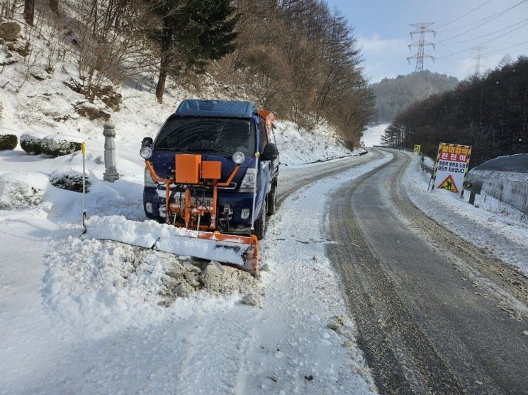 삼척시, 제설 장비 215대·인력 1524명 확보…겨울철 도로 불편 최소화