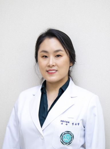 갑자기 추워지니 가슴이 '찌릿찌릿'…"30분 이상 지속시 병원가야" 전문가 조언