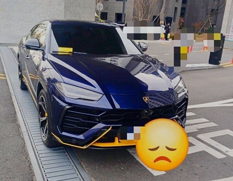 Lamborghini Owner in His 20s Blocks Apartment Parking Lot Entrance for an Hour After Losing Temper