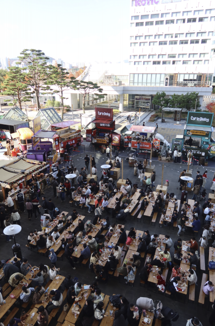 Busan Cinema Center's "Christmas Village Busan" Draws 73,000 Visitors in 4 Days, "Changing the Landscape of Winter Tourism in Busan"