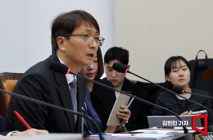 박대준 쿠팡 대표이사가 3일 국회 정무위원회에서 열린 쿠팡 개인정보 유출 관련 현안질의에 출석해 의원 질의에 답변하고 있다. 김현민 기자