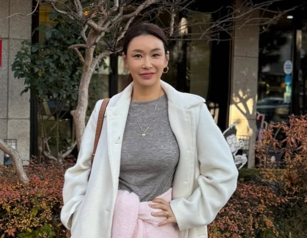 26-Year Veteran Delivery Driver Who Overcame Cancer Twice Revealed as Choreographer Bae Yoonjung's Mother