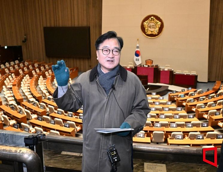 [포토] 계엄 해제 상황 설명하는 우원식 의장