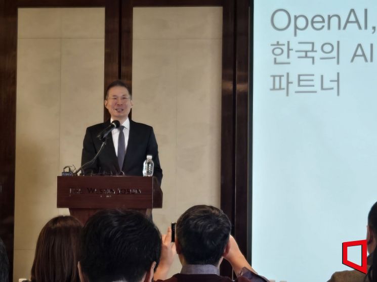김경훈 오픈AI 코리아 총괄 대표가 4일 서울 중구 웨스틴조선호텔에서 열린 취임 후 첫 기자간담회에서 인사말을 하고 있다. 노경조 기자