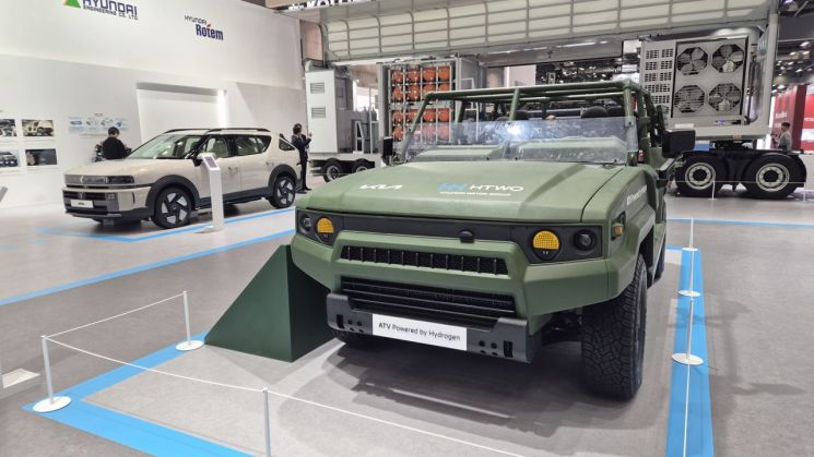 4일 개막한 ‘월드하이드로젠엑스포(WHE) 2025’ 행사에 전시된 수소연료전지 탑재 군용 ATV. 2025.12.4 우수연 기자.