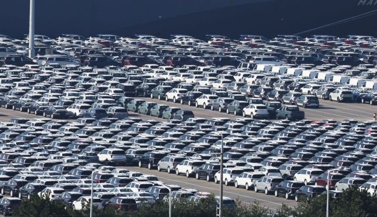 국산차 5개사, 내수 판매 '136만대'…금융위기 이후 최저 수준(종합)