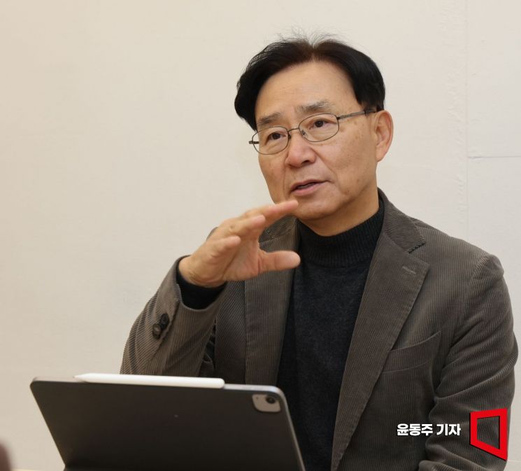 “삼성·LG 경쟁이 만든 K배터리” 반대 딛고 산업 일군 김명환 단장